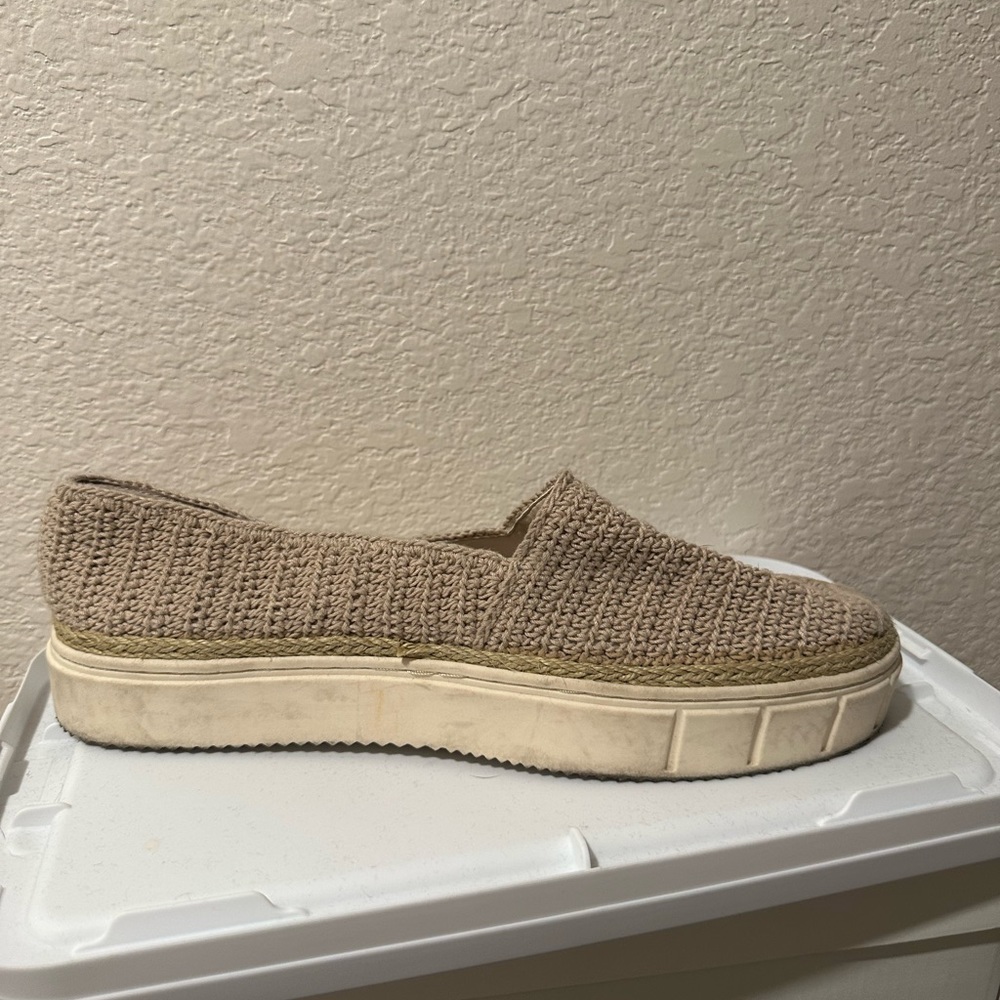 Vince Camuto Relinsta Crochet Espadrille size 11